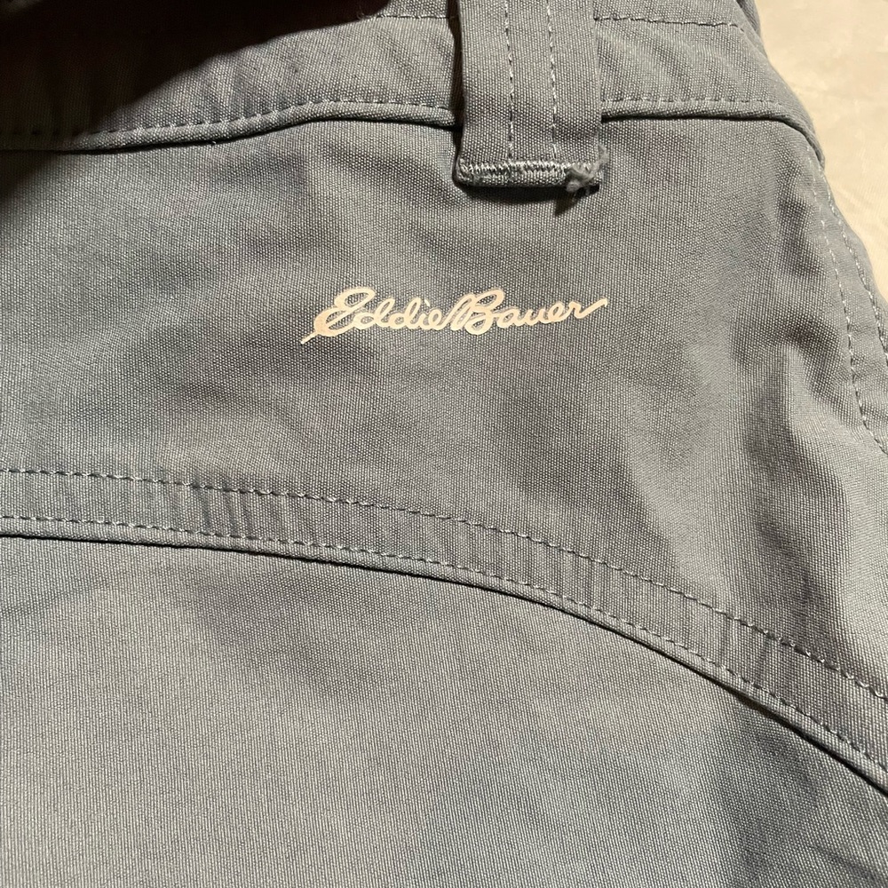 Eddie Bauer Women's Rainier Capri pants in a blue/gray color. Size 8. - Picture 13 of 13